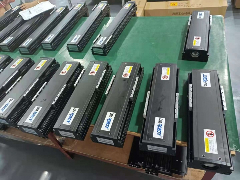 Black screw module